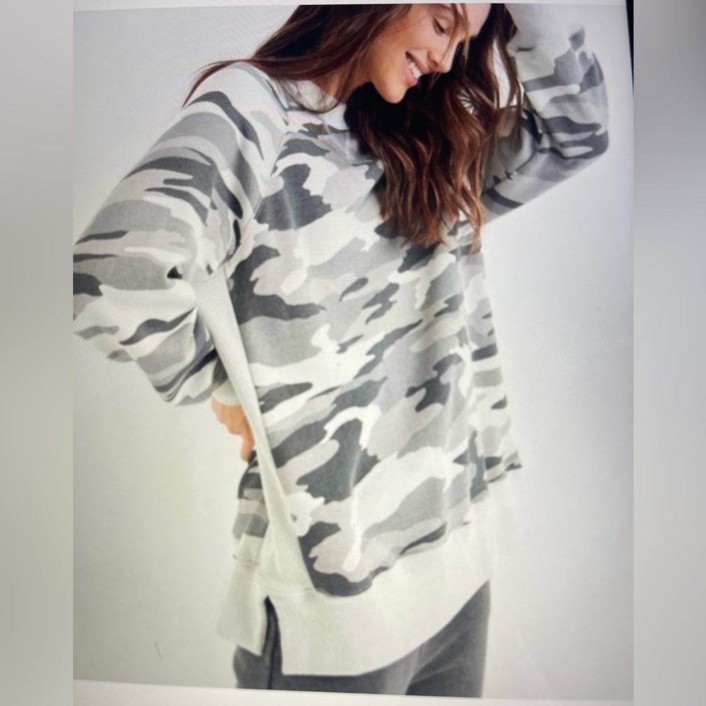 Aerie Camo Sweatshirt Size Small